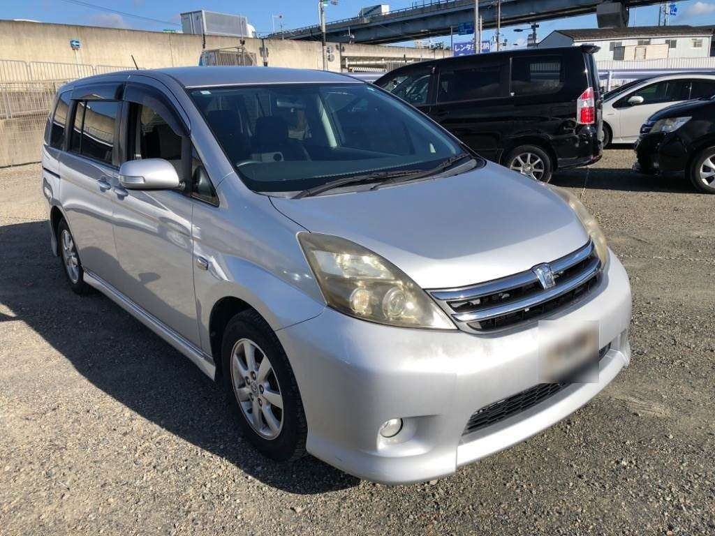 2009 Toyota Isis ZNM10W[2]