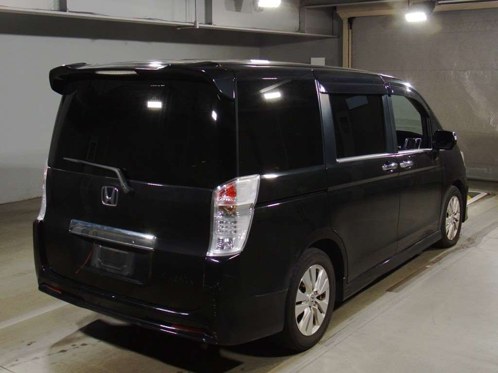 2011 Honda Step WGN Spada RK5[1]