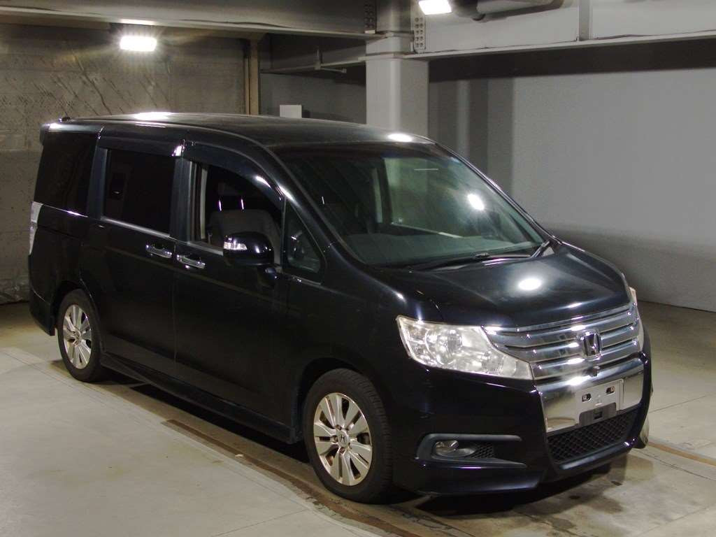 2011 Honda Step WGN Spada RK5[2]