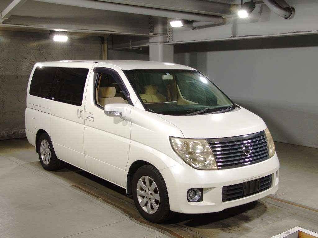 2006 Nissan Elgrand E51[2]