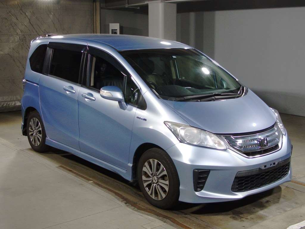 2012 Honda Freed hybrid GP3[2]