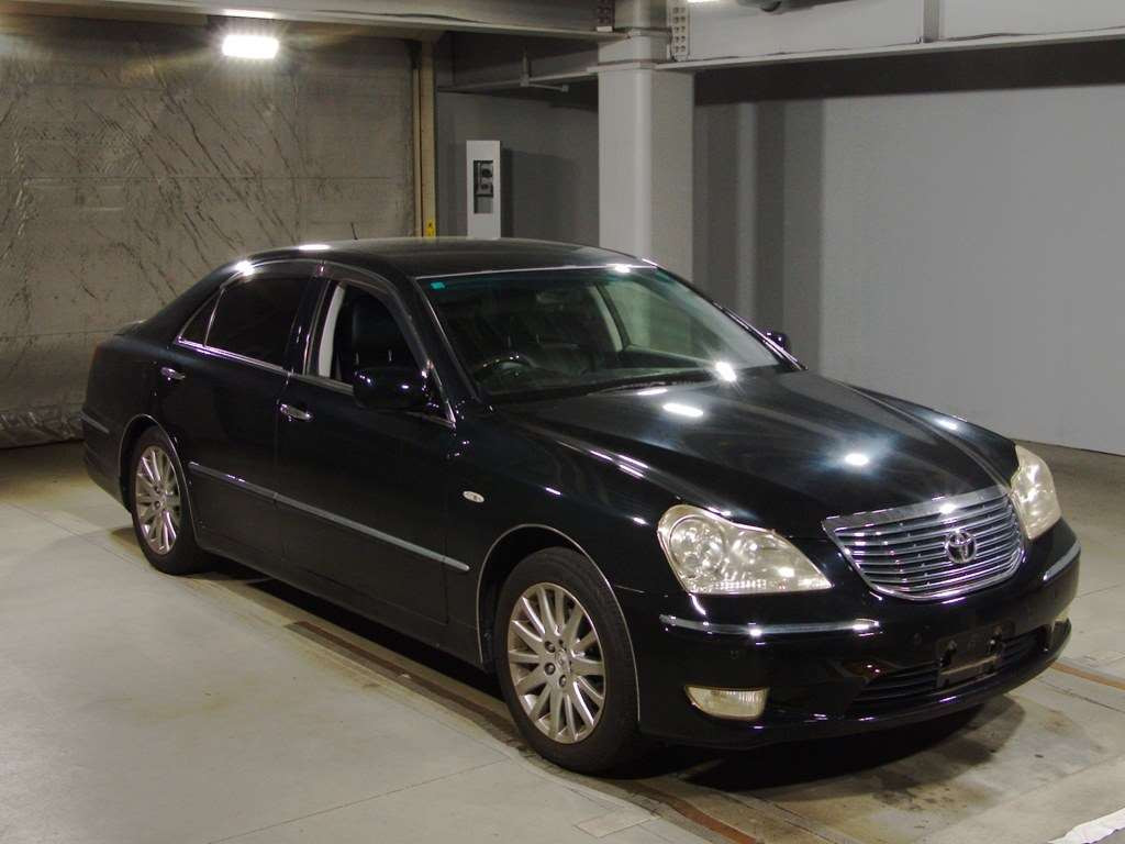 2004 Toyota Crown Majesta UZS186[2]