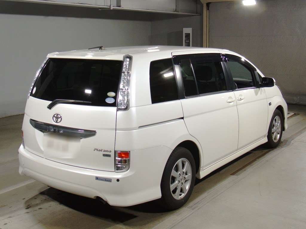 2012 Toyota Isis ZGM10W[1]