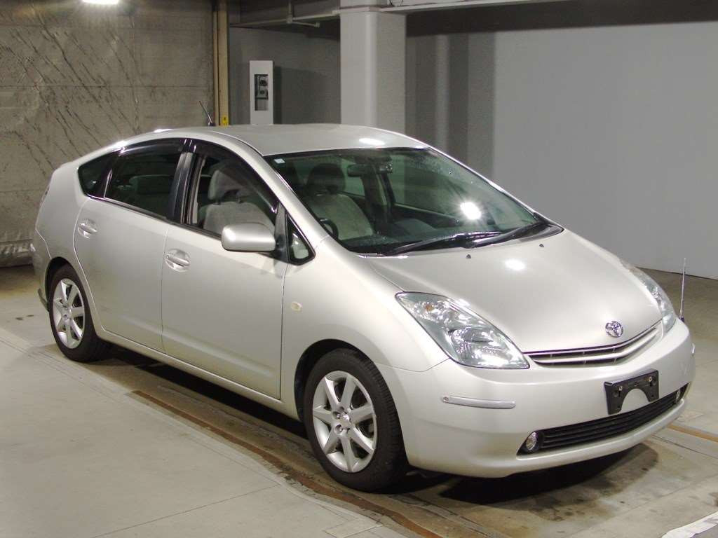 2004 Toyota Prius NHW20[2]