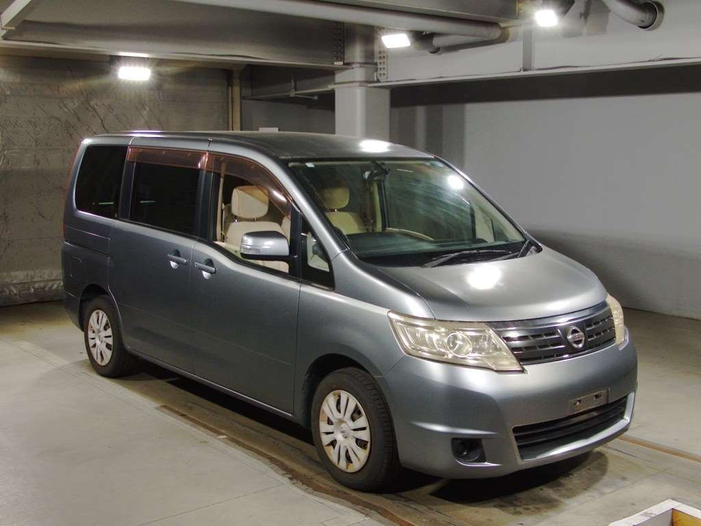 2010 Nissan Serena C25[2]