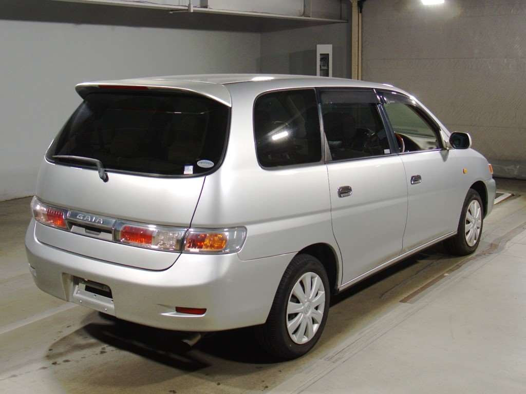 2004 Toyota Gaia ACM10G[1]