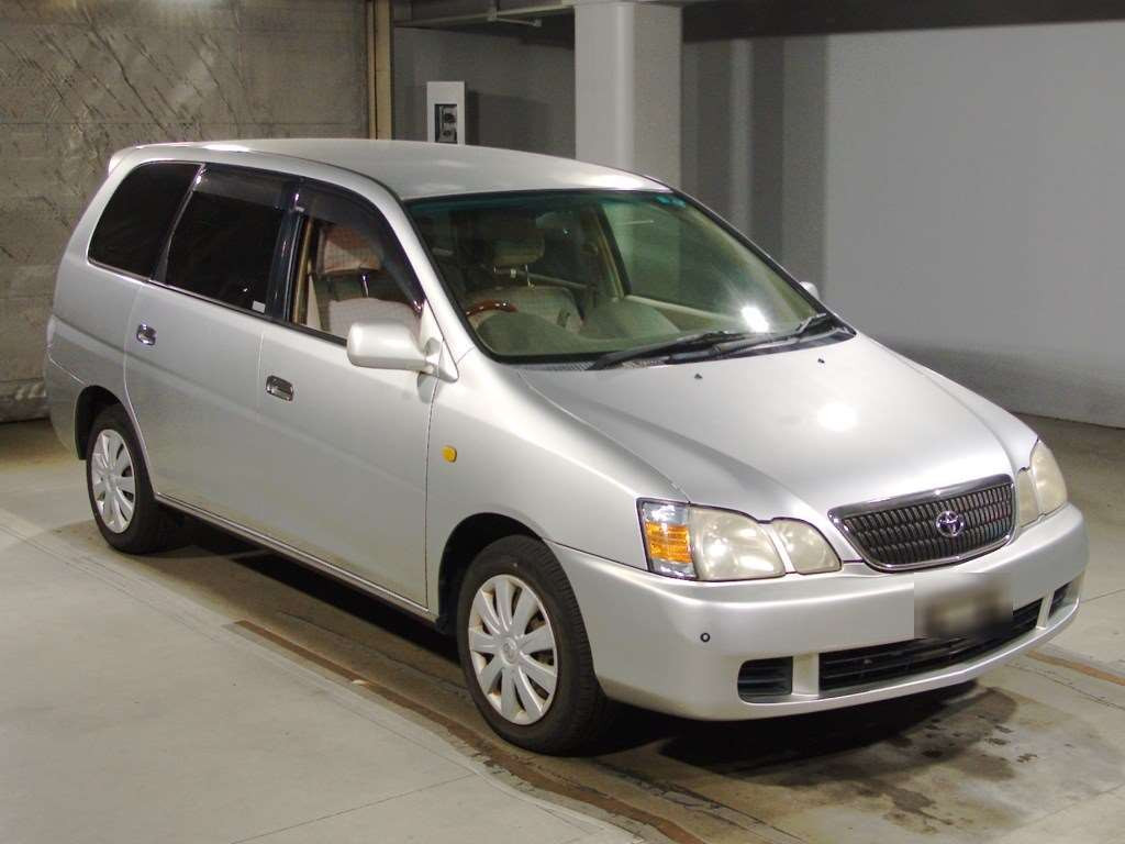 2004 Toyota Gaia ACM10G[2]