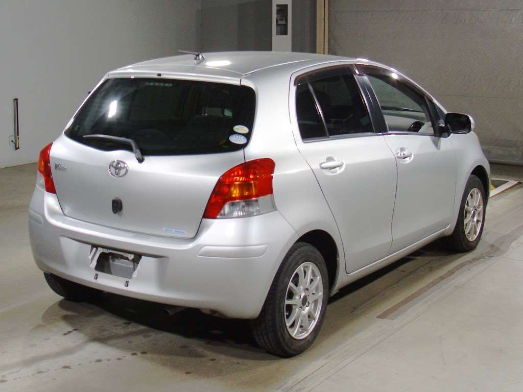 2008 Toyota Vitz SCP90[1]