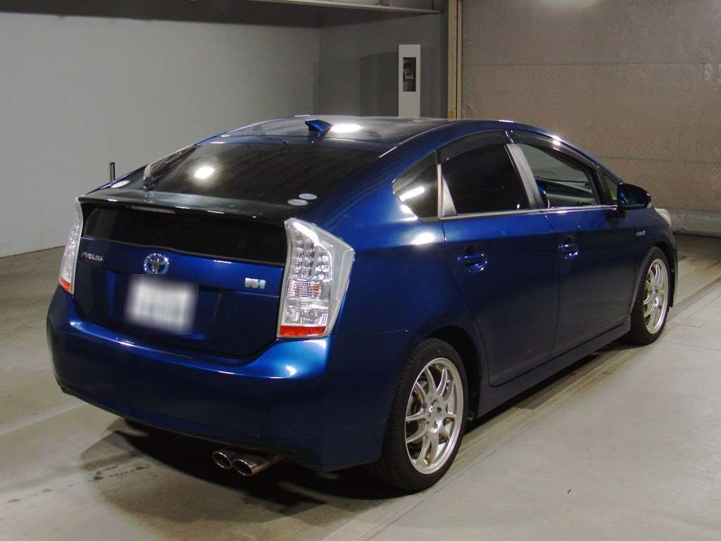 2010 Toyota Prius ZVW30[1]