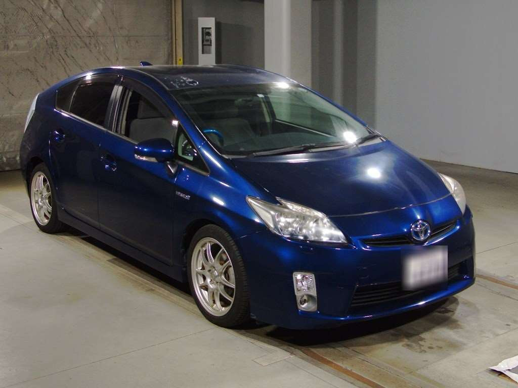 2010 Toyota Prius ZVW30[2]