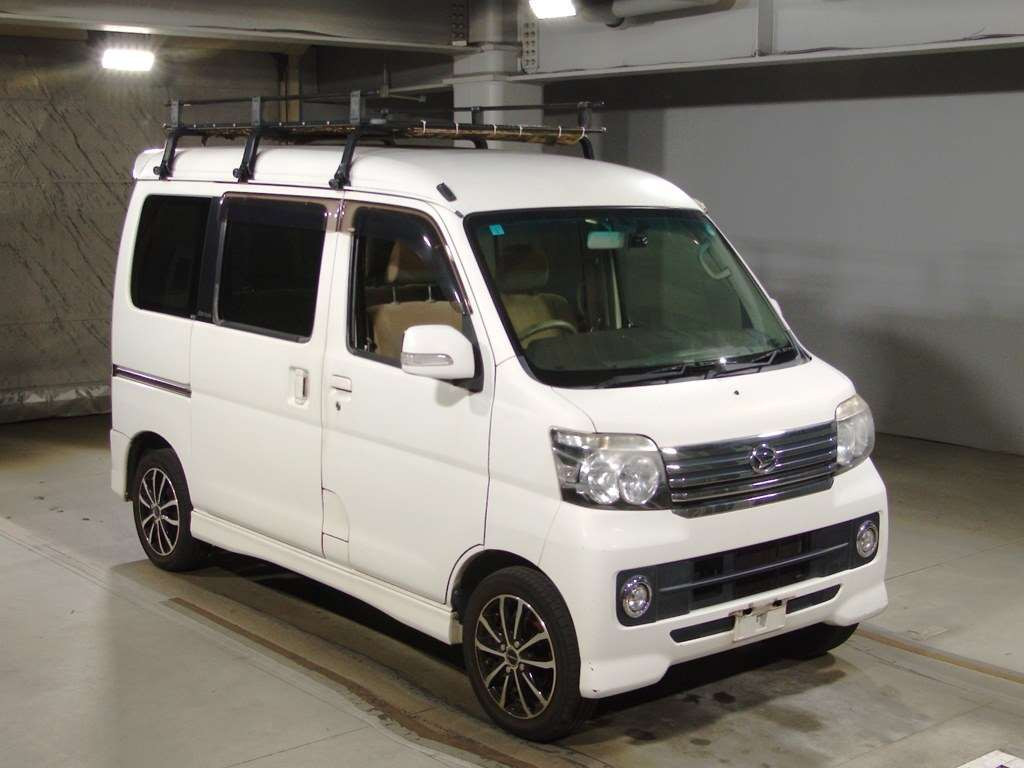 2015 Daihatsu Atrai Wagon S321G[2]