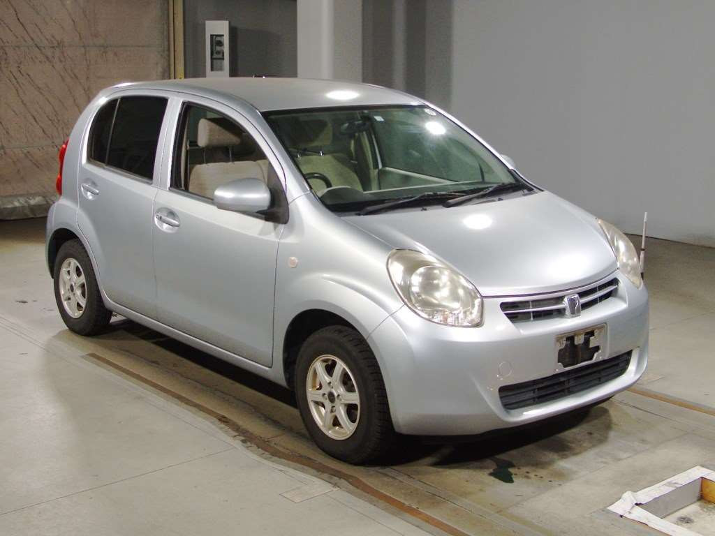 2011 Toyota Passo KGC30[2]