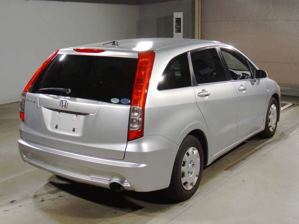 2006 Honda Stream RN6[1]