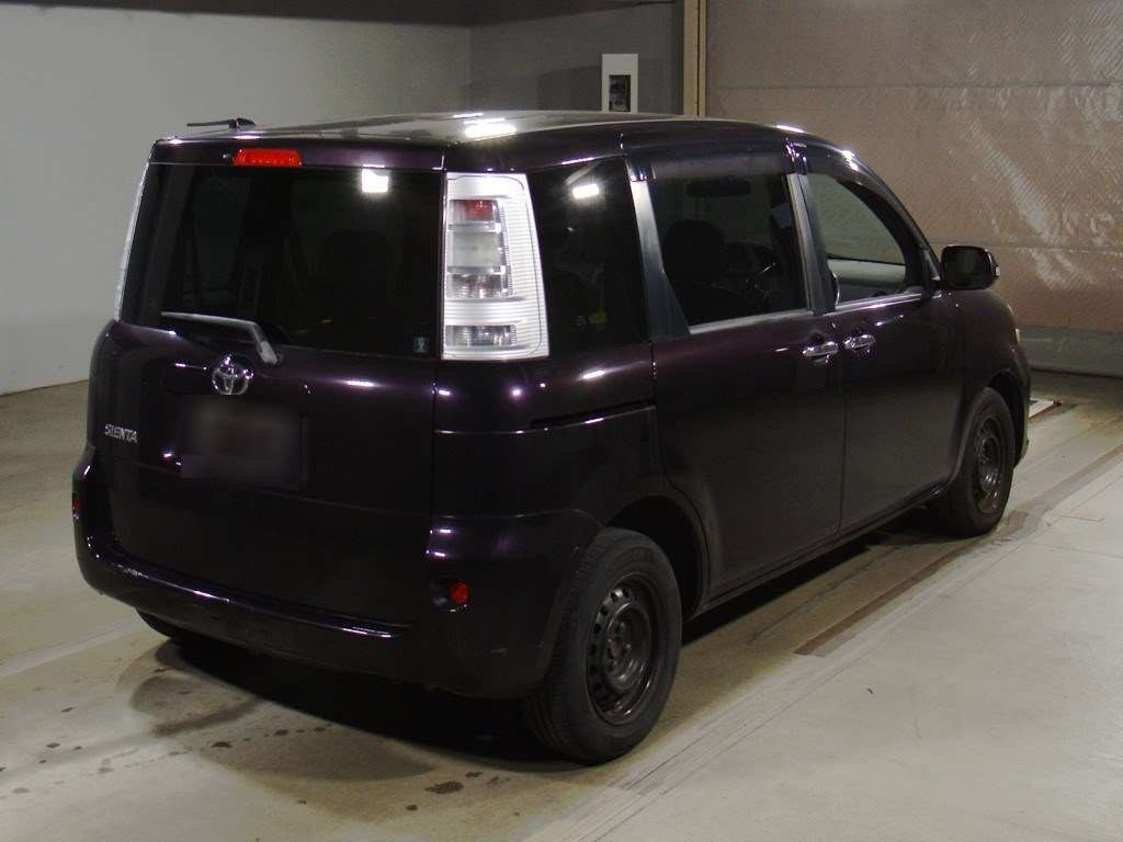 2011 Toyota Sienta NCP81G[1]