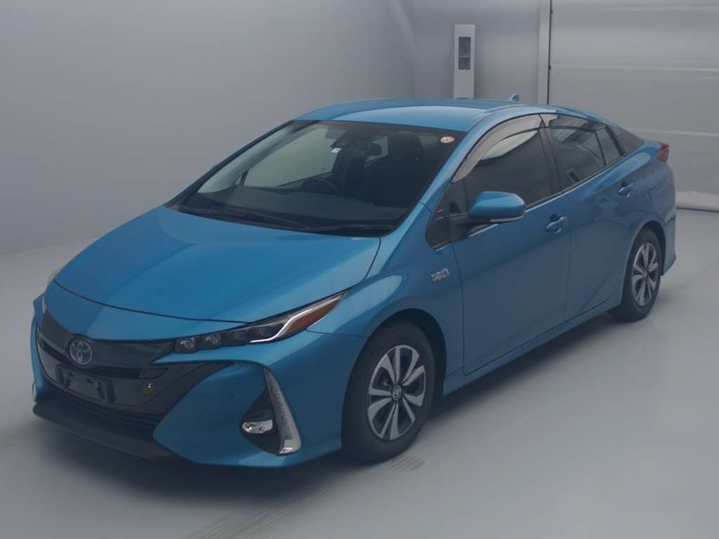 2019 Toyota Prius PHV ZVW52[0]