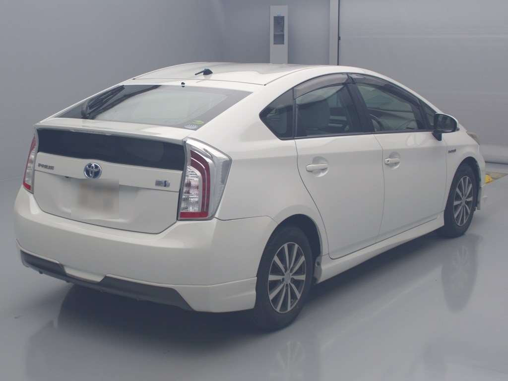 2013 Toyota Prius ZVW30[1]