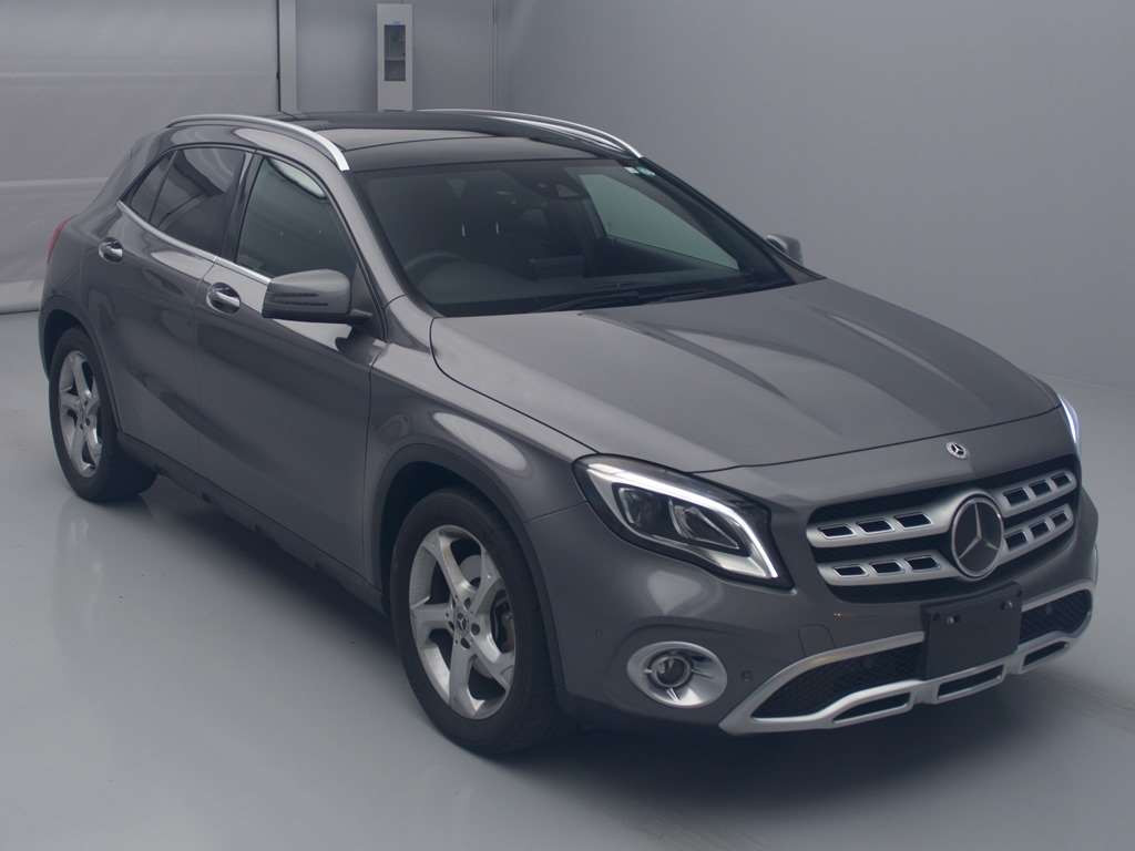 2020 Mercedes Benz GLA-Class 156947[2]