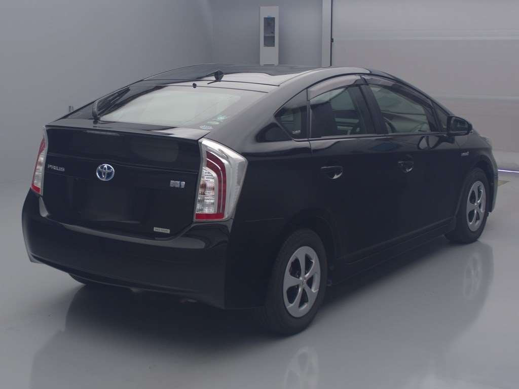 2014 Toyota Prius ZVW30[1]