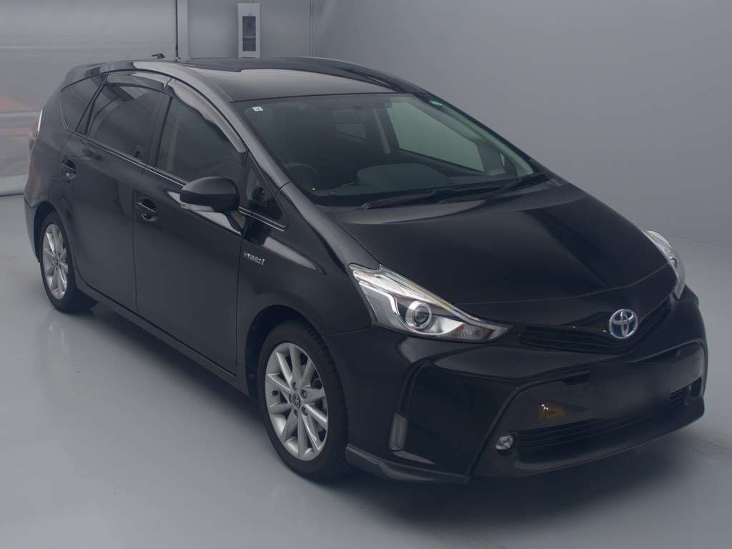 2015 Toyota Prius alpha ZVW41W[2]