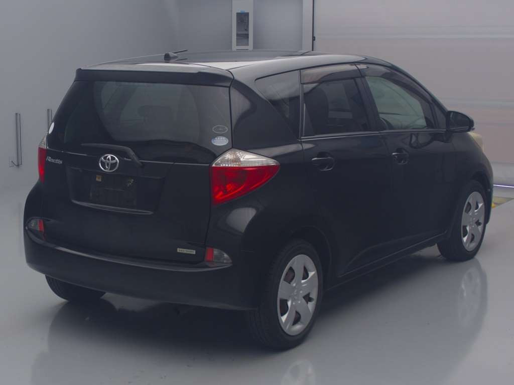 2012 Toyota Ractis NSP120[1]