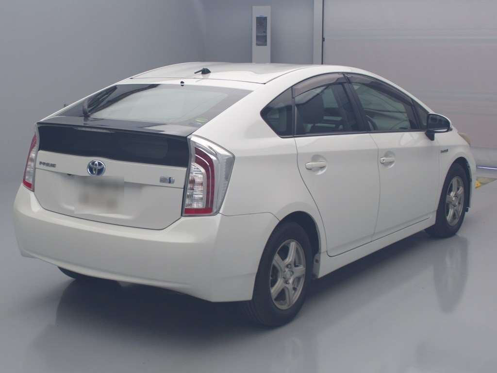 2014 Toyota Prius ZVW30[1]