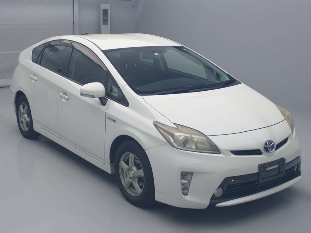 2014 Toyota Prius ZVW30[2]