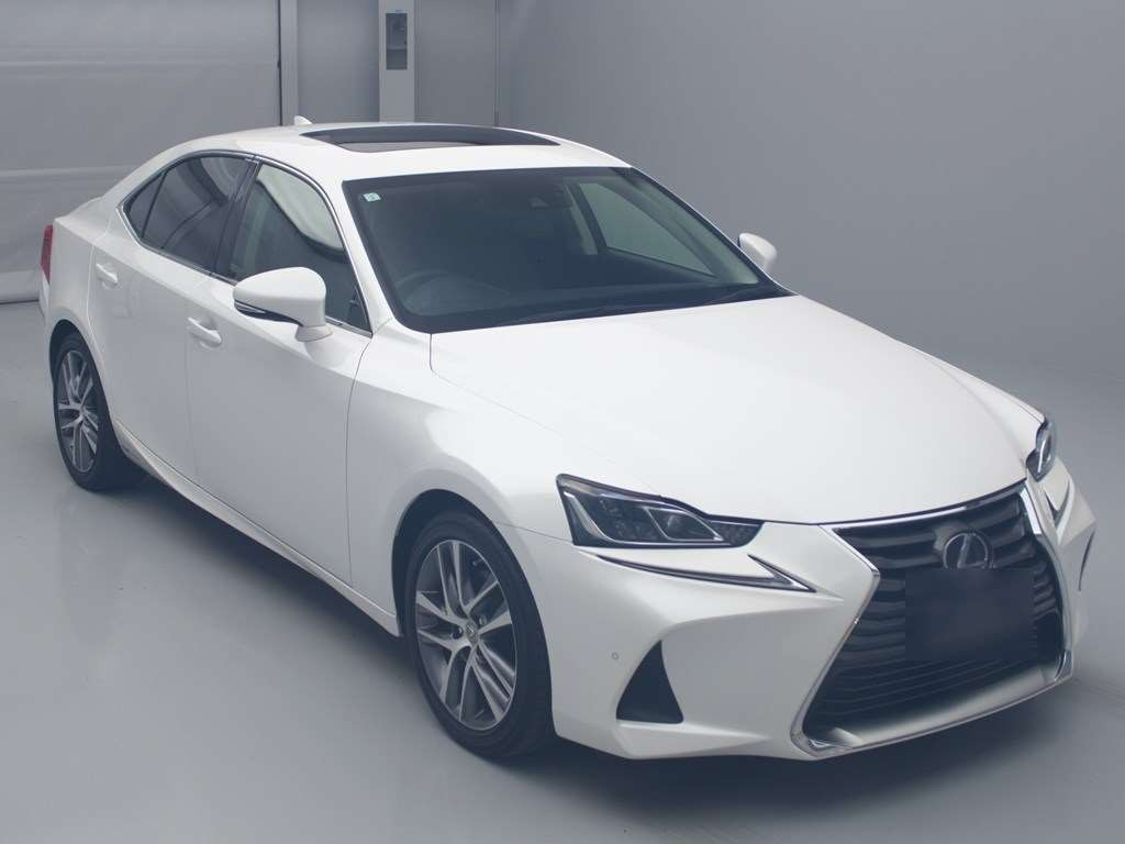 2017 Lexus IS AVE30[2]