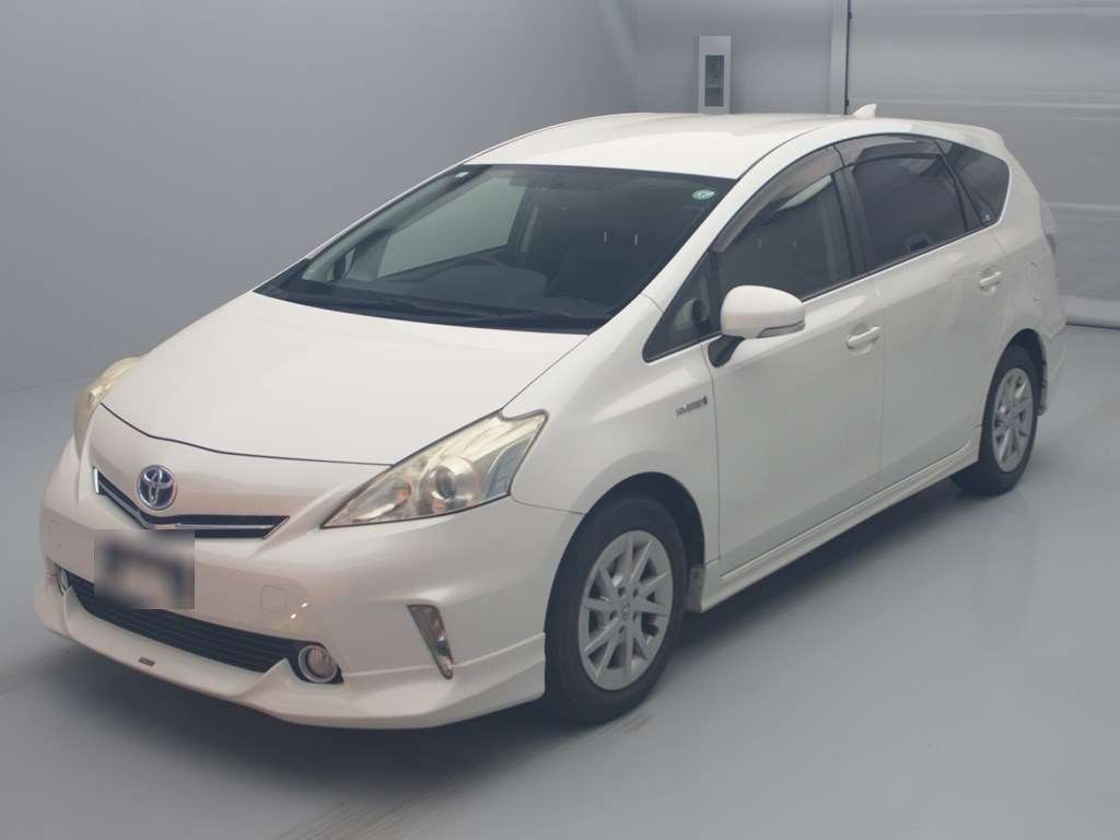 2013 Toyota Prius alpha ZVW41W[0]