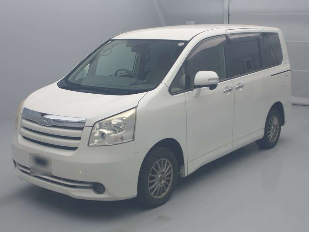 2010 Toyota Noah ZRR70G[0]