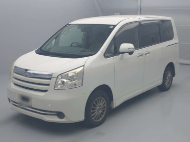 2010 Toyota Noah