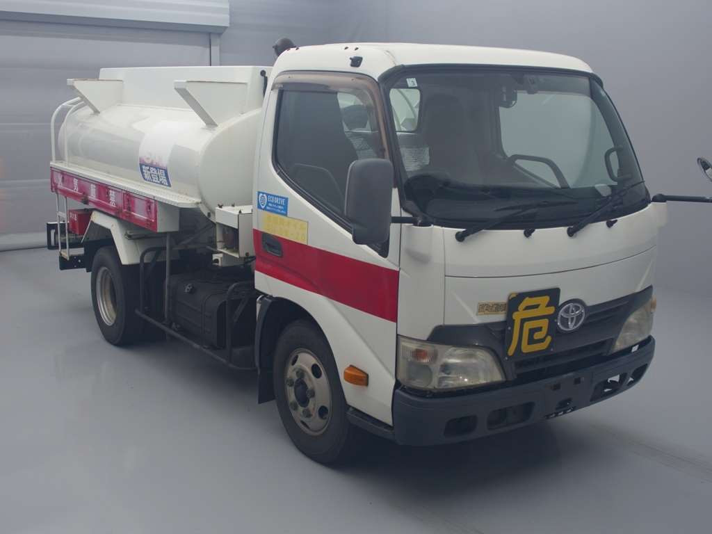 2012 Toyota Dyna Truck XZU600H[2]