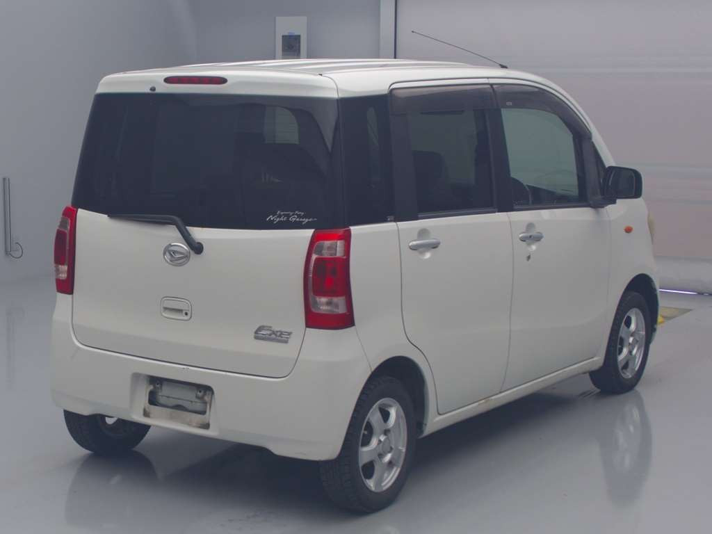 2010 Daihatsu Tanto exe L455S[1]