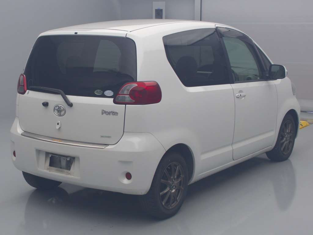 2009 Toyota Porte NNP11[1]