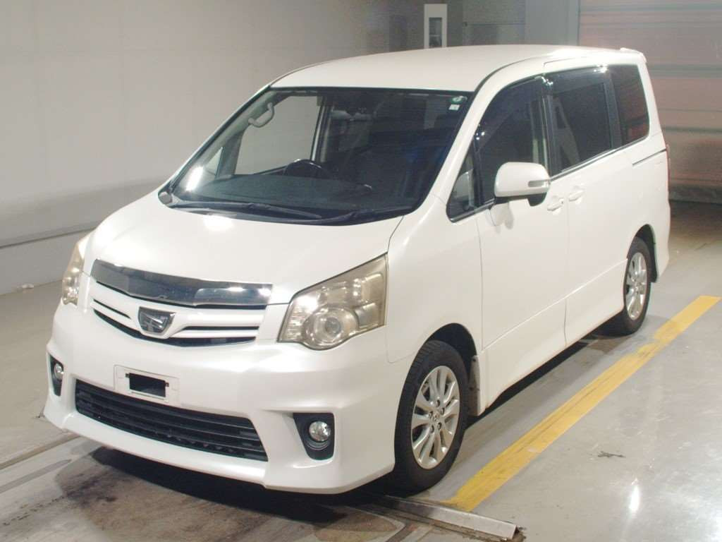 2010 Toyota Noah ZRR70W[0]