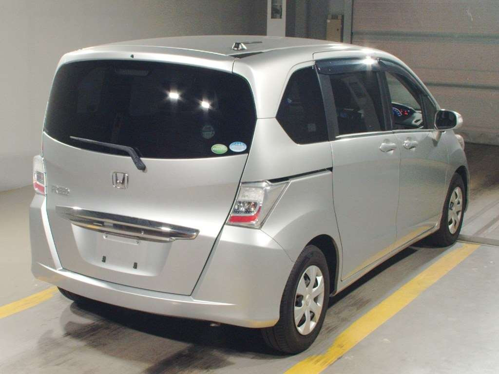 2012 Honda Freed GB3[1]