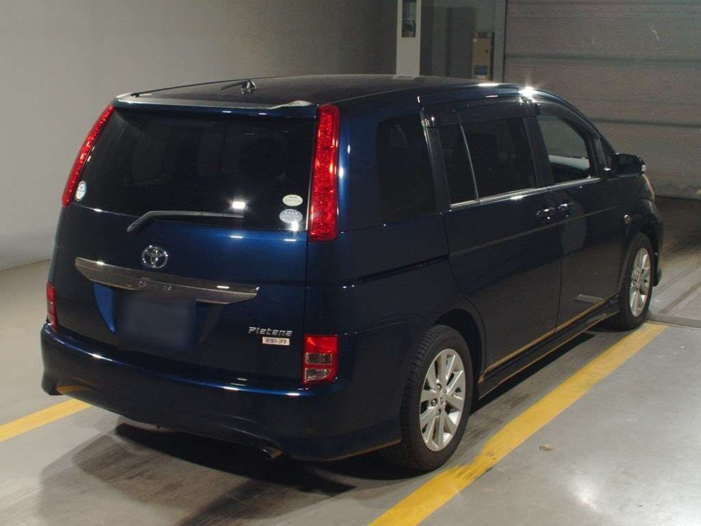 2008 Toyota Isis ANM10W[1]