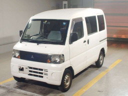 2006 Mitsubishi Minicab Van