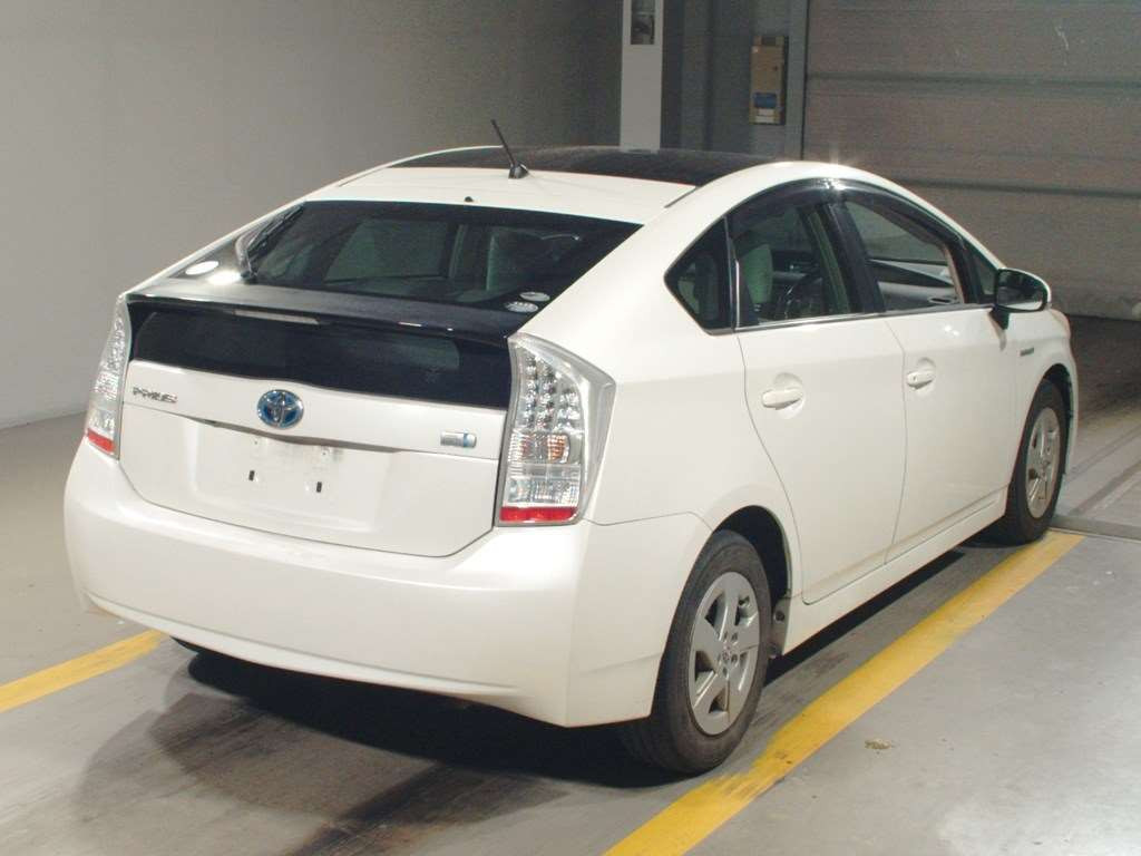 2010 Toyota Prius ZVW30[1]