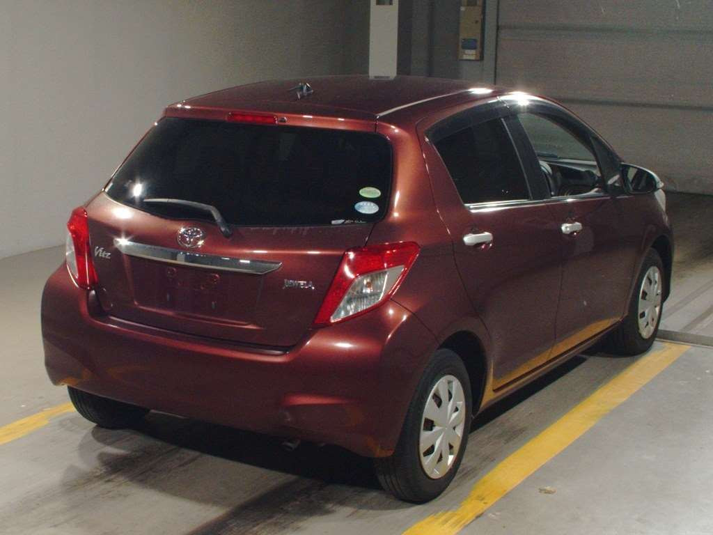 2013 Toyota Vitz KSP130[1]