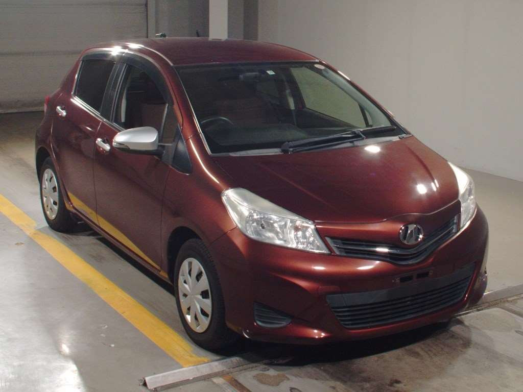 2013 Toyota Vitz KSP130[2]