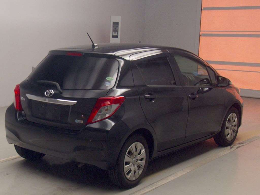 2012 Toyota Vitz NSP130[1]