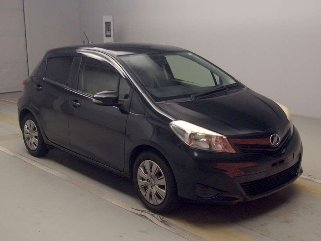 2012 Toyota Vitz NSP130[2]