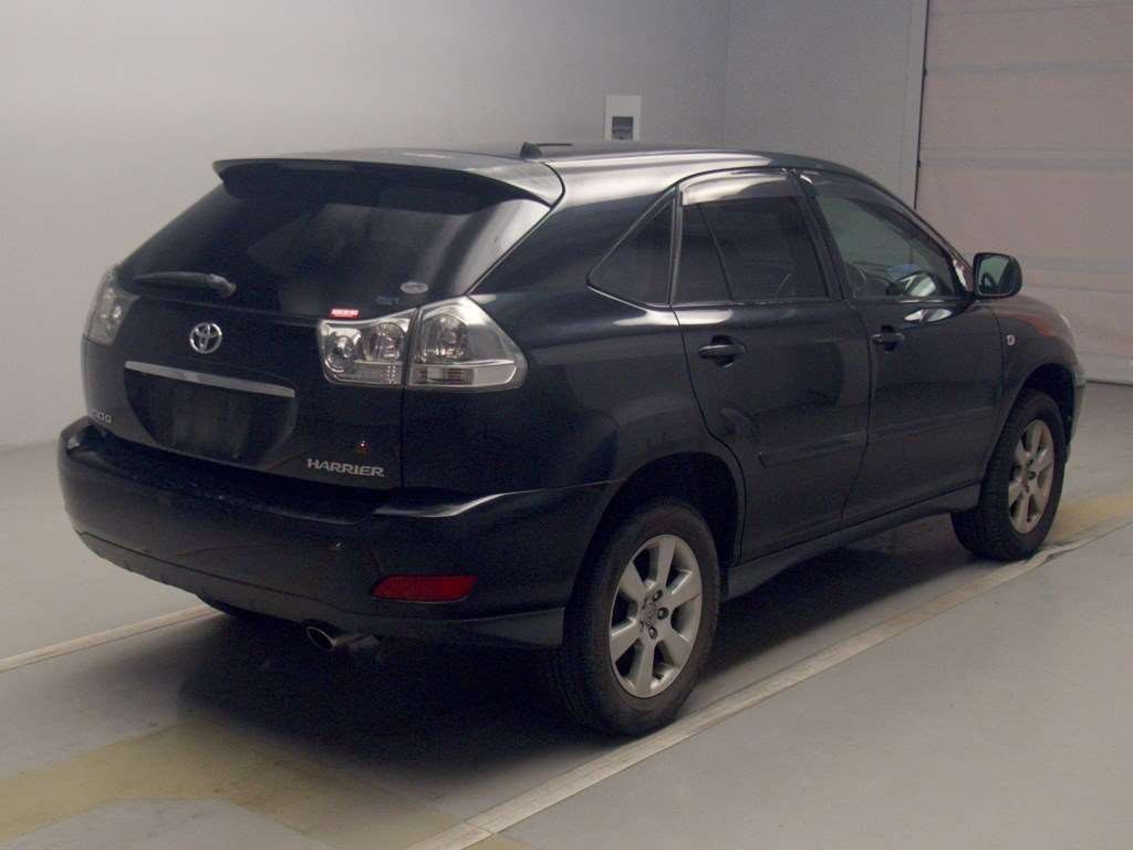 2004 Toyota Harrier ACU30W[1]