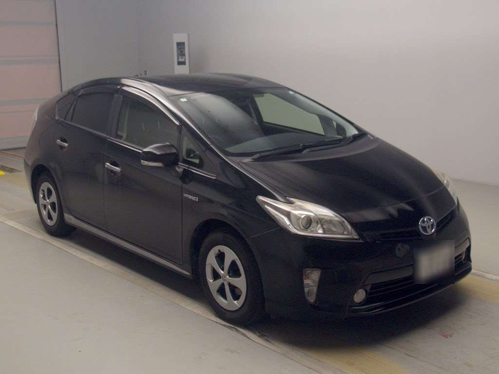 2014 Toyota Prius ZVW30[2]