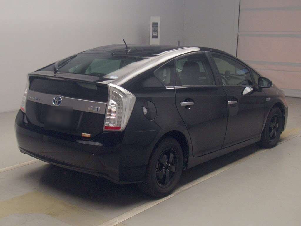 2012 Toyota Prius PHV ZVW35[1]