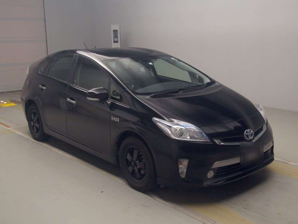 2012 Toyota Prius PHV ZVW35[2]