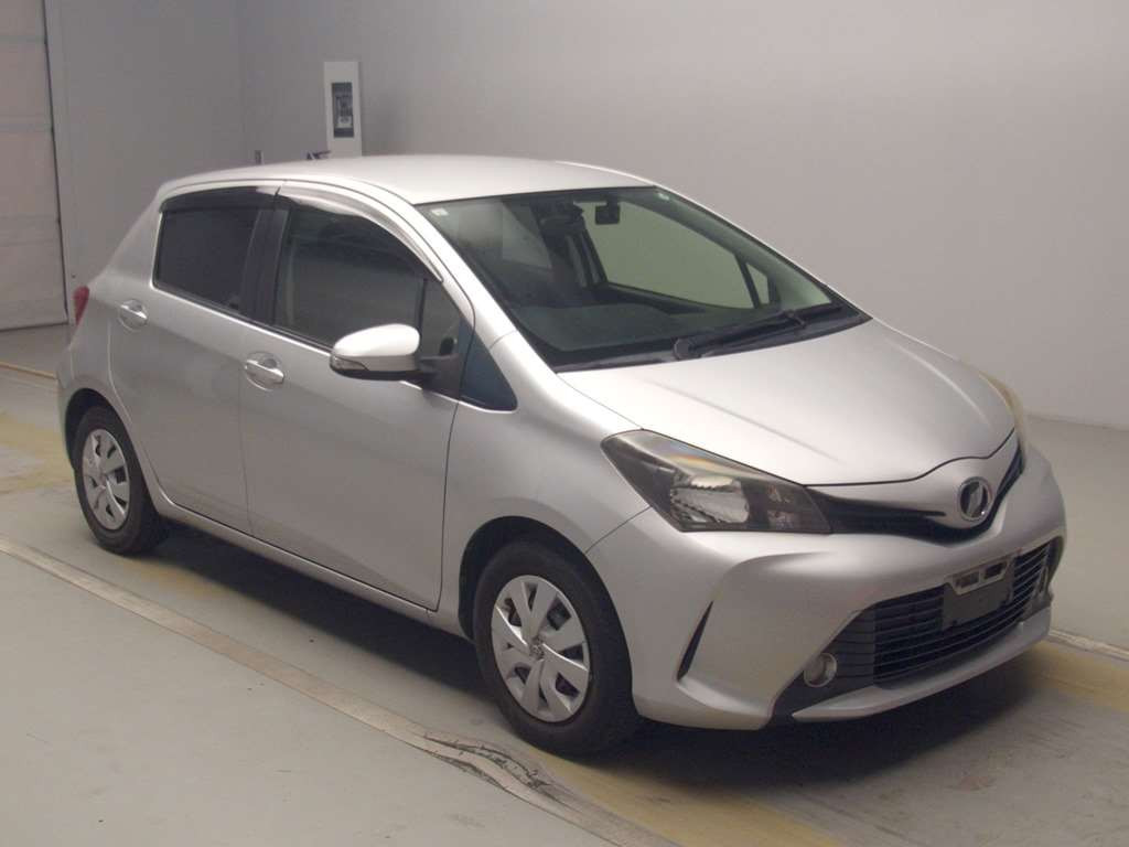 2015 Toyota Vitz NSP130[2]