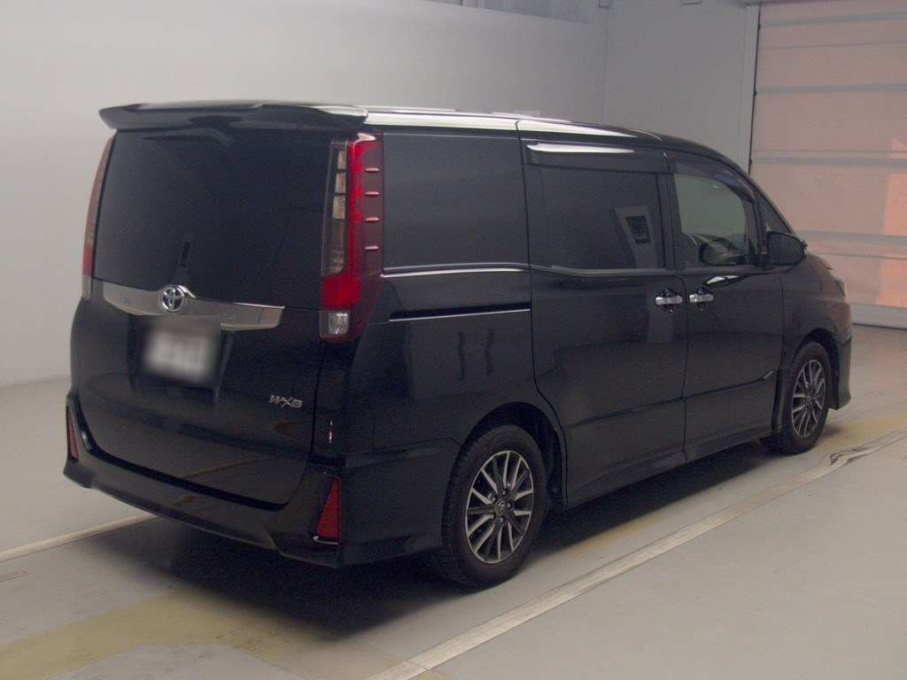 2017 Toyota Noah ZRR80W[1]