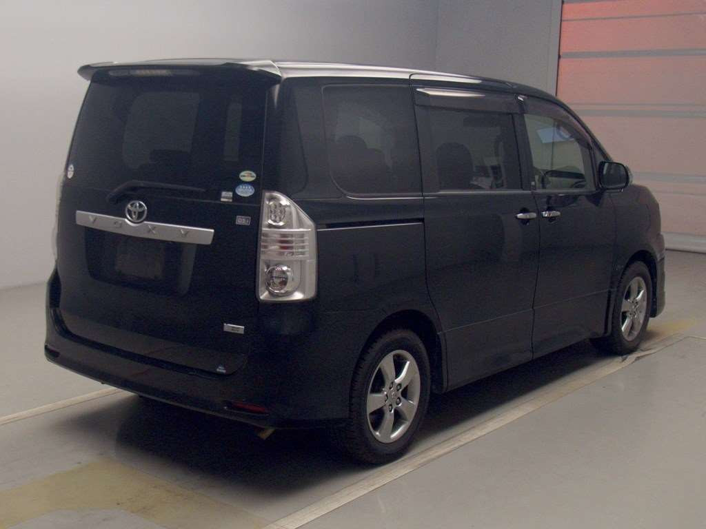 2008 Toyota Voxy ZRR70W[1]