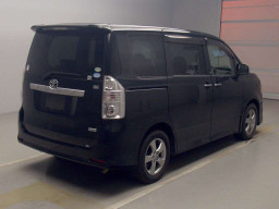 2008 Toyota Voxy